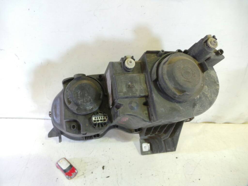 TOYOTA 75 1 generation (1999-2005) Фара передняя правая 1DJ236032120, 001600, HELLA 19019663