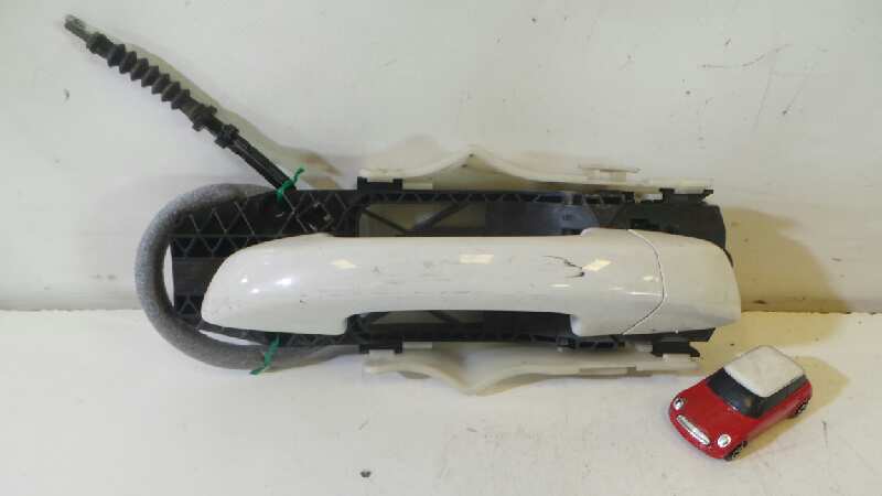 SKODA Superb 2 generation (2008-2015) Rear right door outer handle 5N0839885H, 5E0837349A 24579235