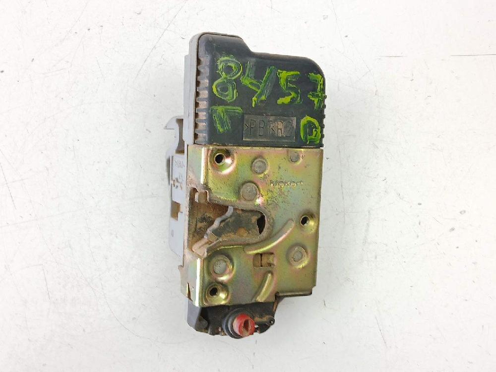 Cerradura puerta trasera derecha DHY (XUD9TE) 913856 de Peugeot 306 hatchback (7a, 7c, n3, n5) 1993-2003 90 CV con 401715 km - pieza usada