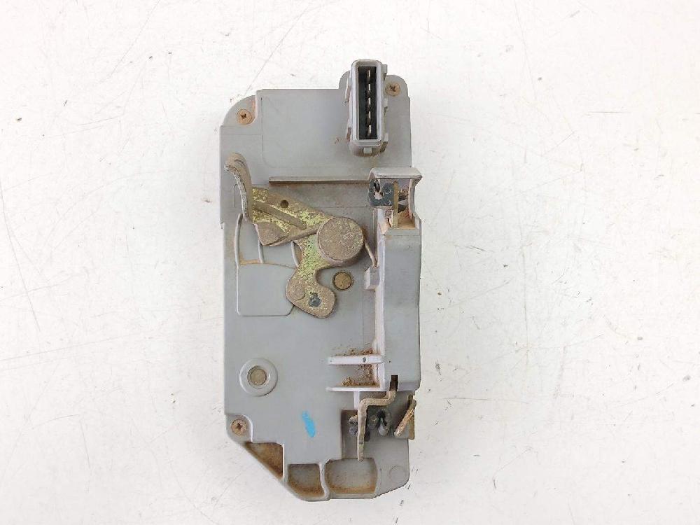 Cerradura puerta trasera derecha DHY (XUD9TE) 913856 de Peugeot 306 hatchback (7a, 7c, n3, n5) 1993-2003 90 CV con 401715 km - pieza usada