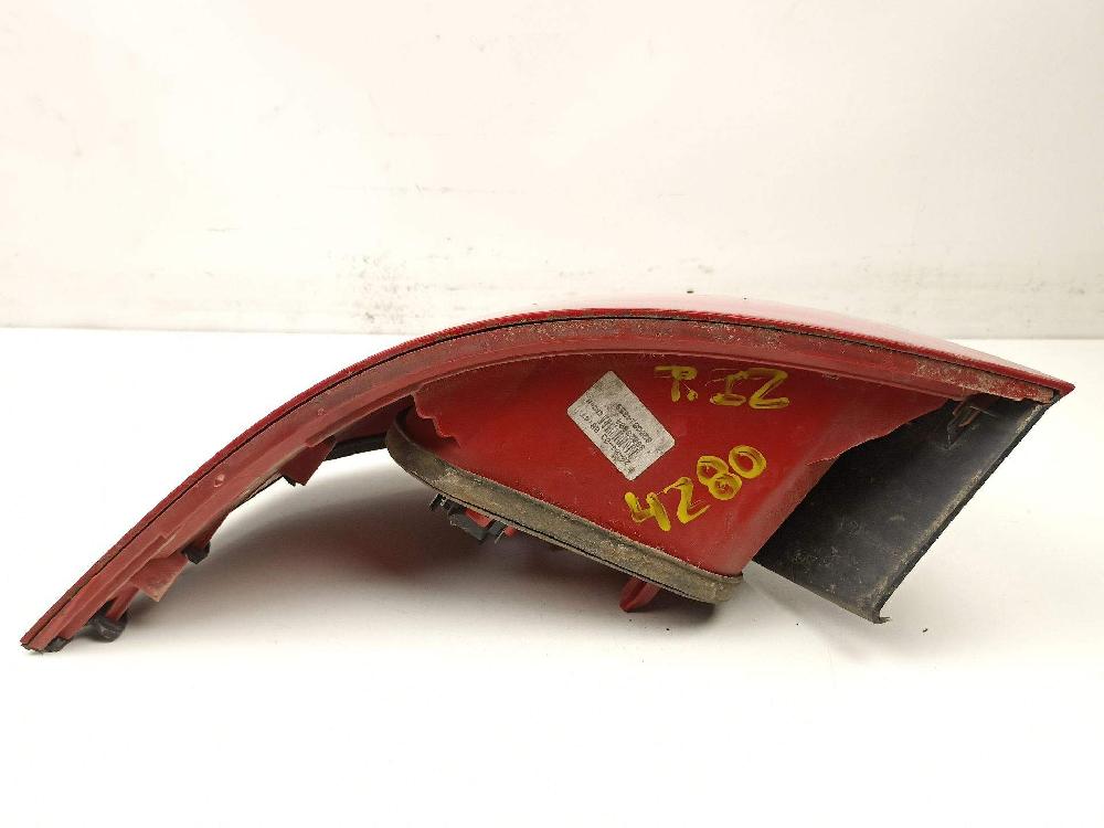 Pisca tras esquerdo G9T 702,G9T 703 8200014359 de Renault Vel satis (bj0_) 2002-0 150 CV - pieza usada