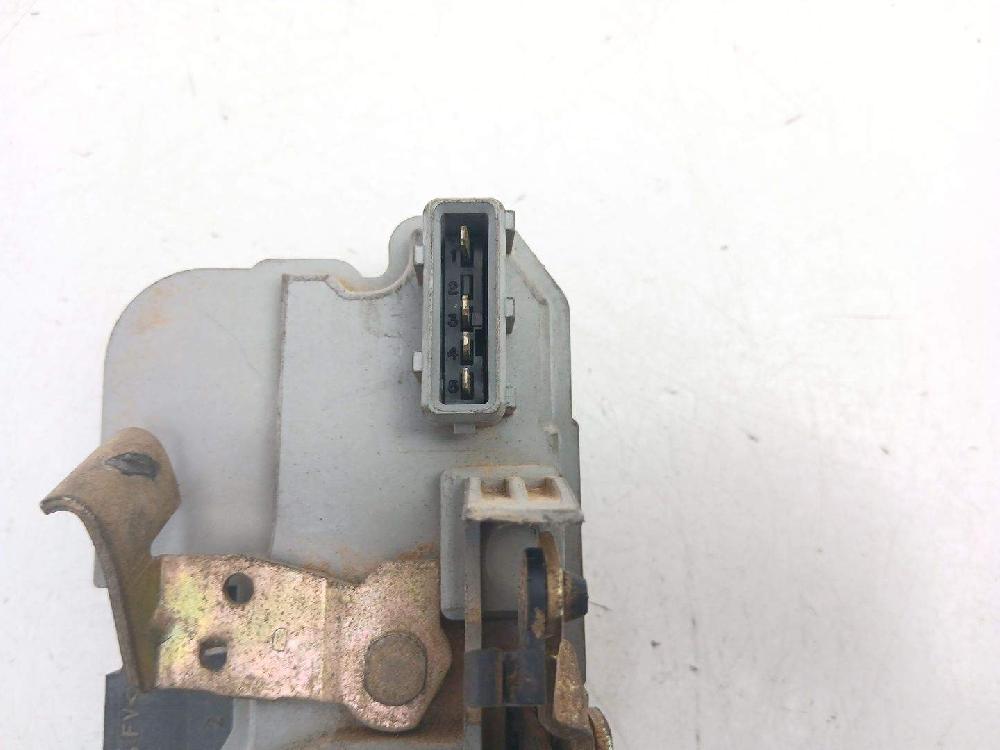 Cerradura puerta trasera derecha WJY (DW8B),WJZ (DW8) 913856 de Peugeot 306 (7b, n3, n5) 1994-2001 69 CV con 289874 km - pieza usada