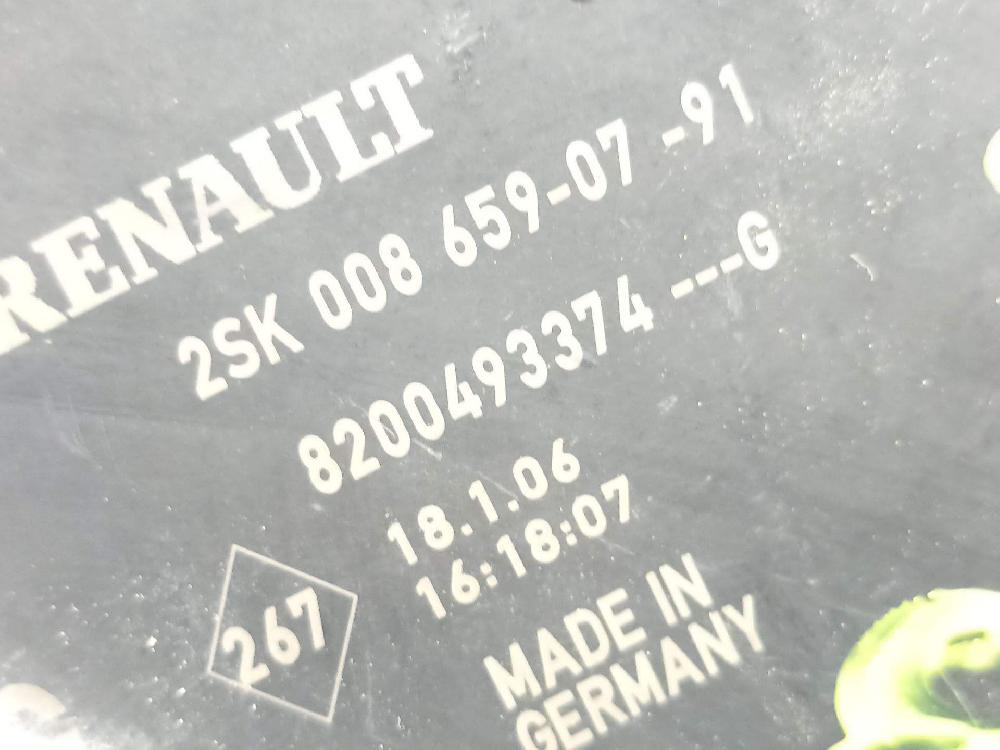 Feu arrière gauche F9Q 803,F9Q 804,F9Q 816,F9Q 818 8200493374 de Renault Scénic ii (jm0/1_) 2003-2006 131 CV con 262097 km - pieza usada