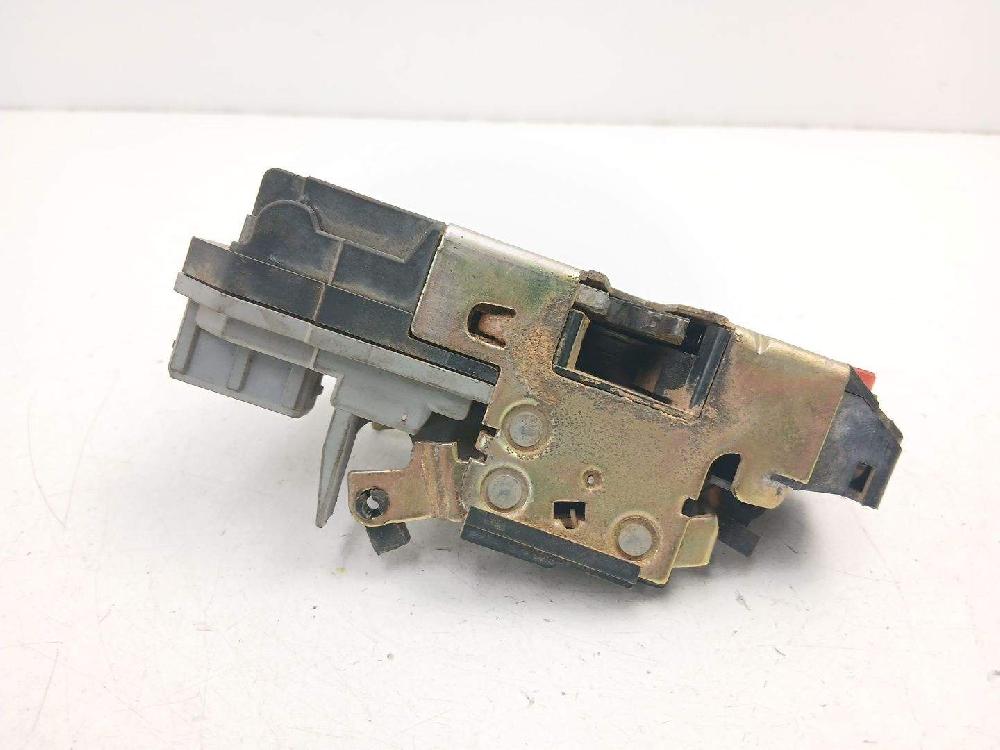 Cerradura puerta trasera derecha WJY (DW8B),WJZ (DW8) 913856 de Peugeot 306 (7b, n3, n5) 1994-2001 69 CV con 289874 km - pieza usada