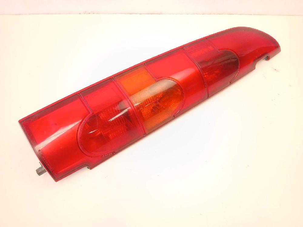 Piloto trasero izquierdo K9K 700,K9K 702,K9K 704 8200150623 de Renault Kangoo express (fc0/1_) 2001-2026 65 CV con 360962 km