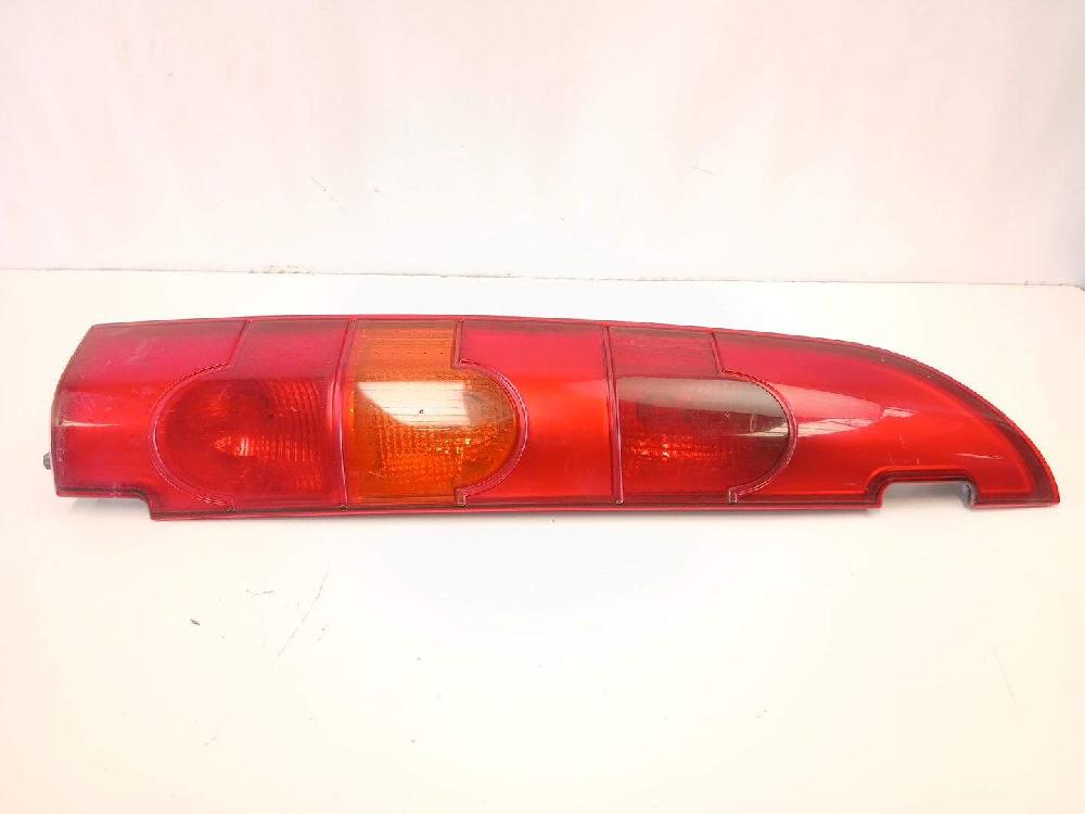 Pisca tras esquerdo K9K 700,K9K 702,K9K 704 8200150623 de Renault Kangoo express (fc0/1_) 2001-2026 65 CV con 360962 km - pieza usada