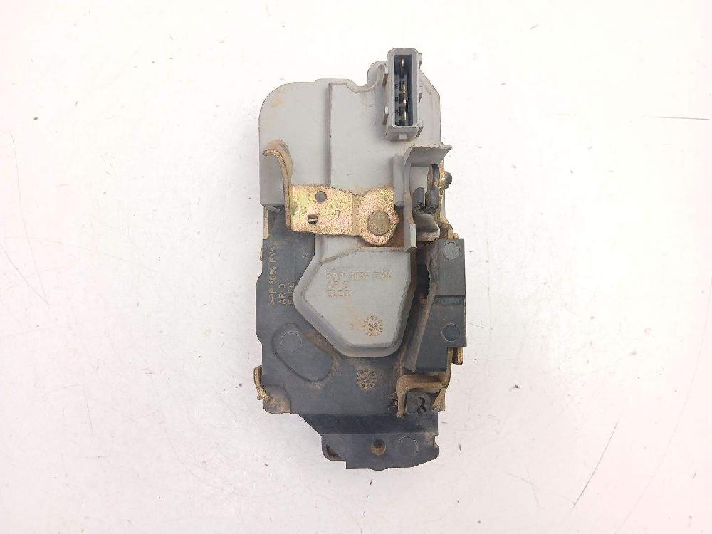 Cerradura puerta trasera derecha WJY (DW8B),WJZ (DW8) 913856 de Peugeot 306 (7b, n3, n5) 1994-2001 69 CV con 289874 km - pieza usada