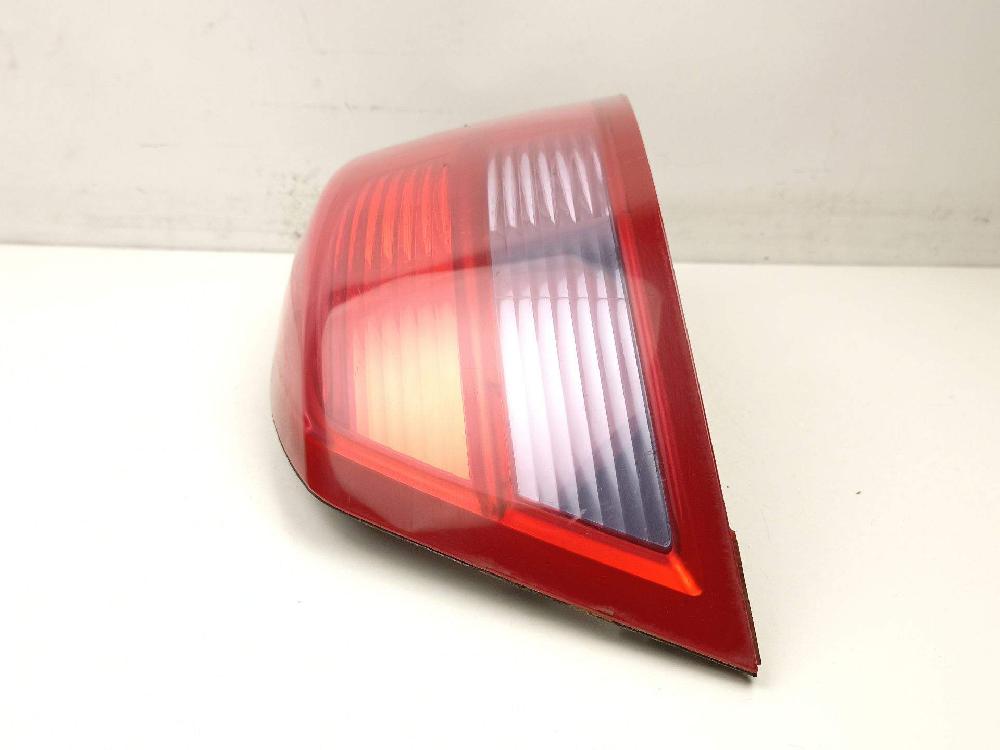 Pisca tras esquerdo G9T 702,G9T 703 8200014359 de Renault Vel satis (bj0_) 2002-0 150 CV - pieza usada